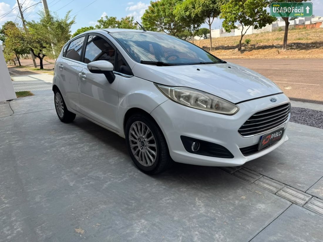 Ford Fiesta Hatch 1.6 Automático 5P Flex 2013/2014 — foto 2 de 12