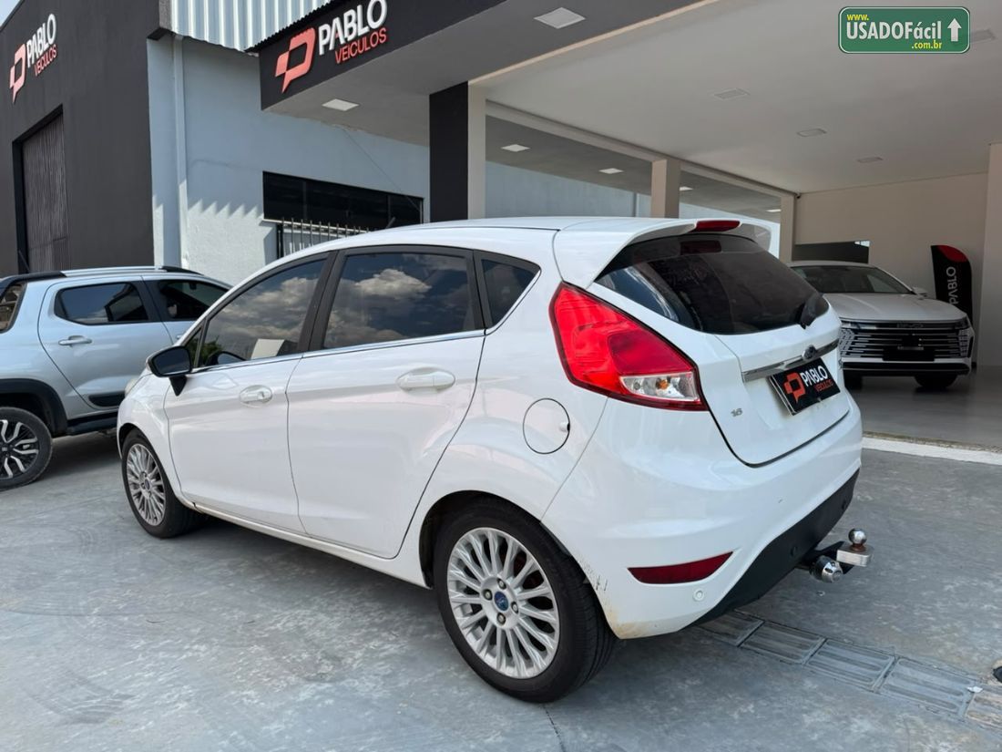 Ford Fiesta Hatch 1.6 Automático 5P Flex 2013/2014 — foto 3 de 12