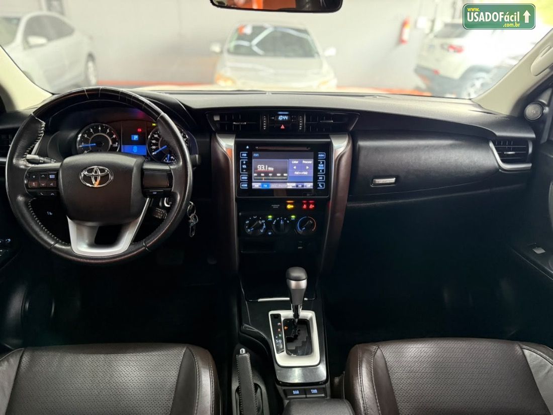 Toyota Hilux SW4 SR 2.7 4X2 Flex Automático 2017/2018 — foto 9 de 16