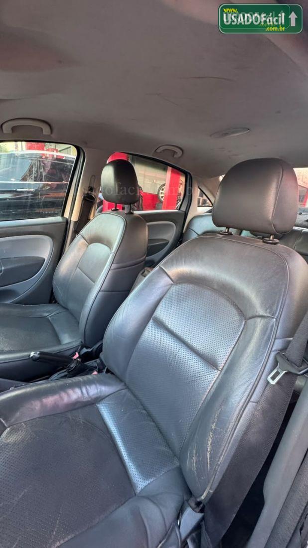 FIAT LINEA ABSOLUTE 1.8 2010/2011 — foto 8 de 9