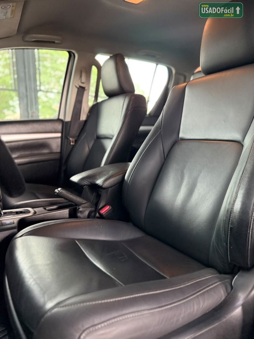 Toyota Hilux SRV CD 2.8 4x4 TDI Automático Diesel 2016/2017 — foto 14 de 15