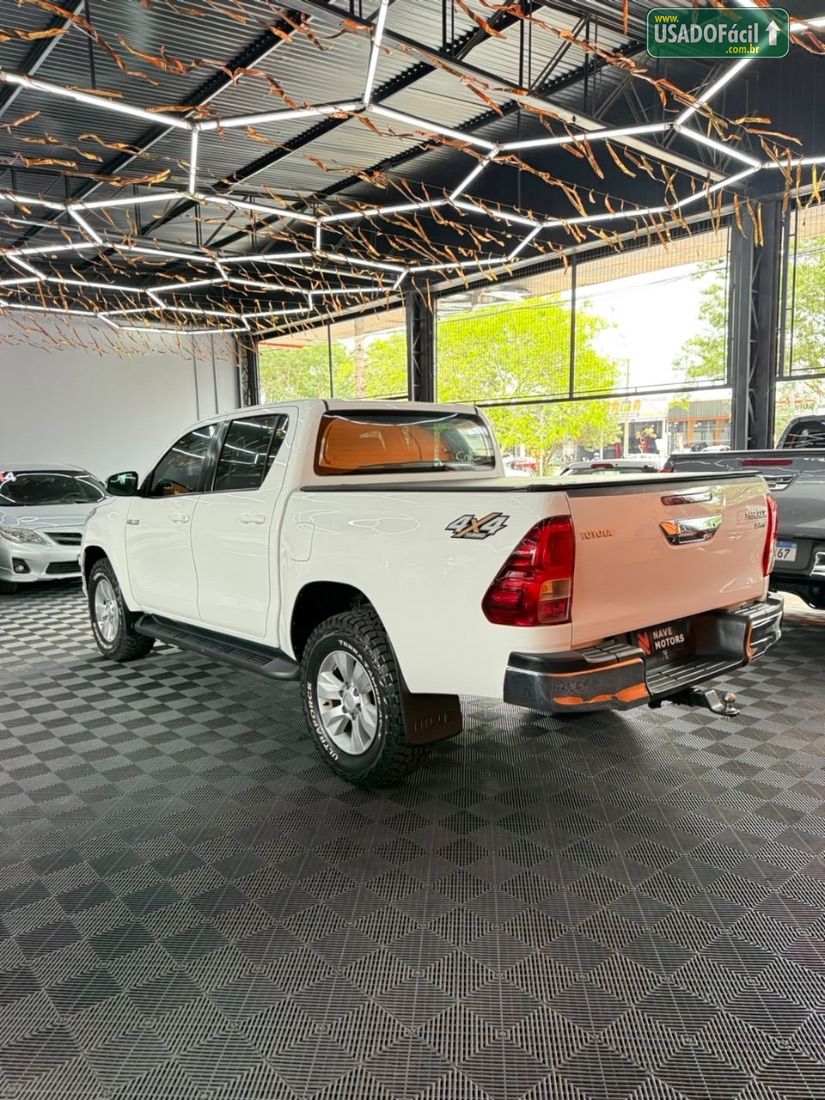 Toyota Hilux SRV CD 2.8 4x4 TDI Automático Diesel 2016/2017 — foto 6 de 15