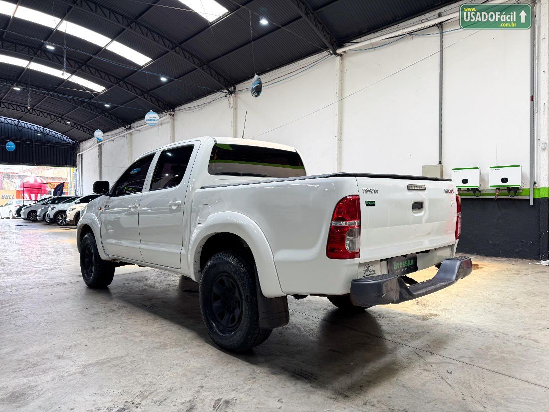 Toyota Hilux CD D4-D 3.0 4X4 TDI Mecânico Diesel 2014/2015 — foto 5 de 8
