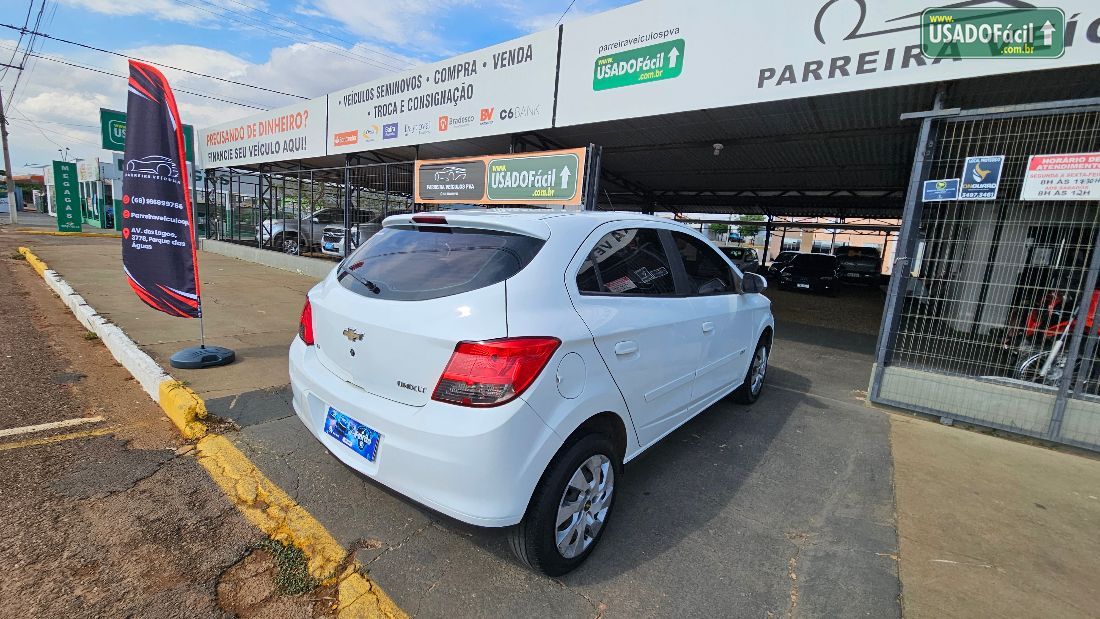 CHEVROLET/GM Onix Hatch LT 1.4 Mecânico Flex 2015/2015 — foto 7 de 15
