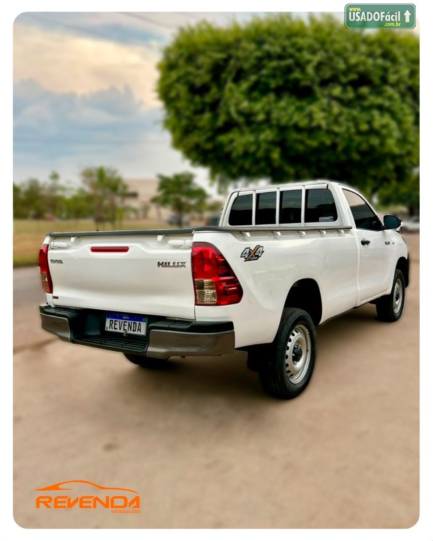 Toyota Hilux CS 4x4 2.8 TDI Mecânico Diesel 2017/2018 — foto 3 de 13