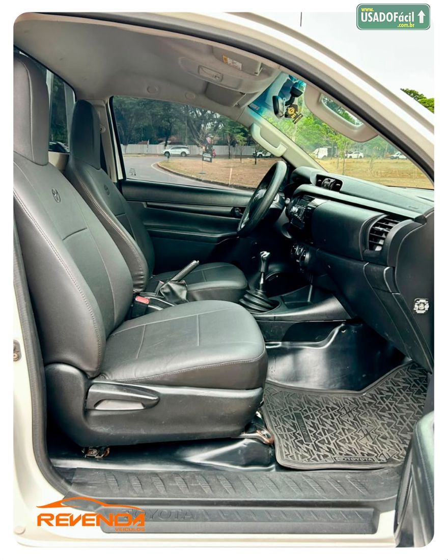 Toyota Hilux CS 4x4 2.8 TDI Mecânico Diesel 2017/2018 — foto 4 de 13