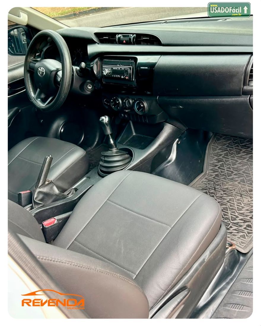 Toyota Hilux CS 4x4 2.8 TDI Mecânico Diesel 2017/2018 — foto 8 de 13