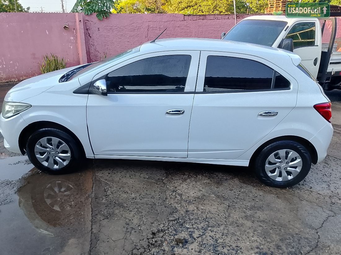 CHEVROLET/GM Onix Hatch LS 1.0 Mecânico Flex 2016/2016 — foto 8 de 11