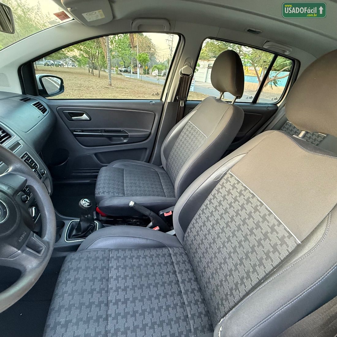 Volkswagen Fox Comfortline 1.6 4P Flex 2015/2015 — foto 8 de 10