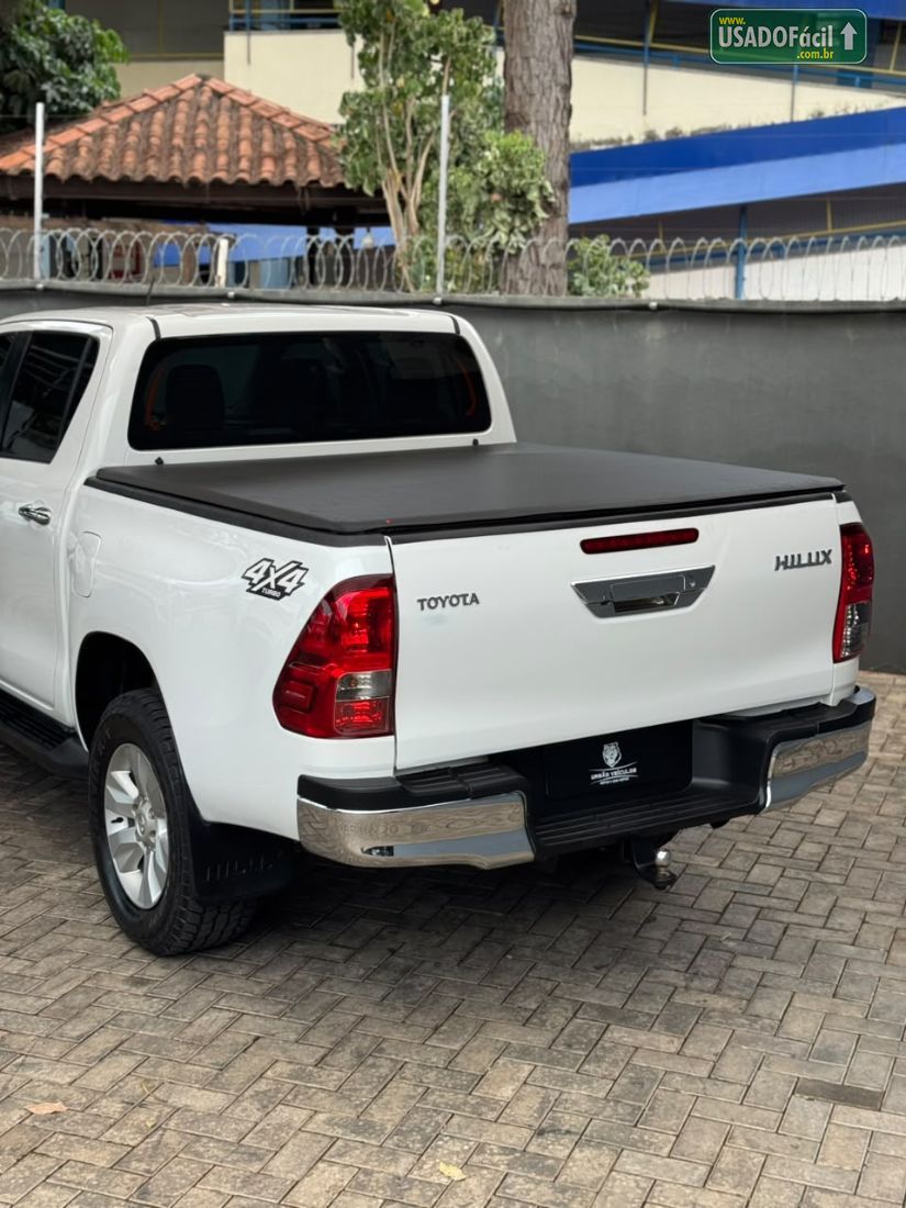 Toyota Hilux SR CD 2.8 4X4 TDI Automático Diesel 2017/2017 — foto 10 de 19