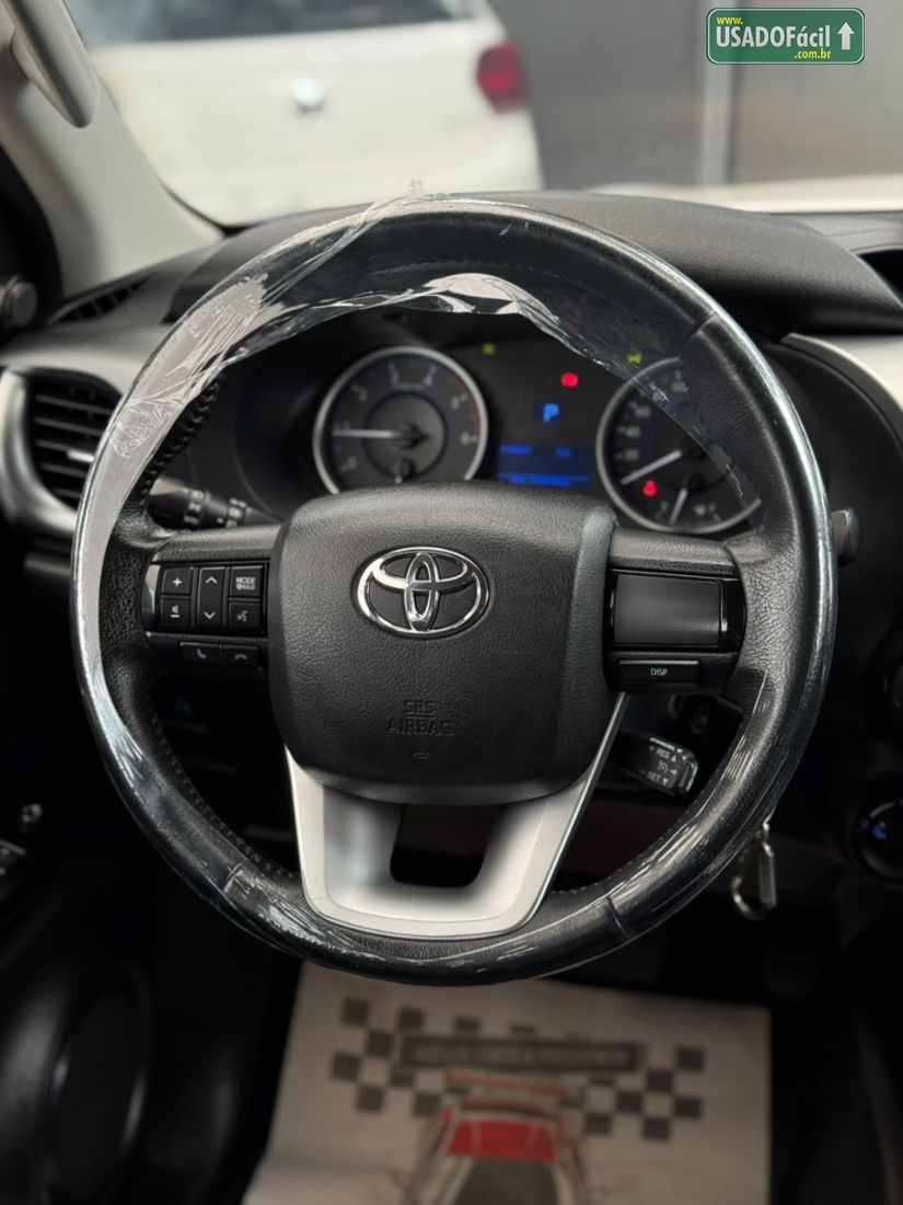 Toyota Hilux SR CD 2.8 4X4 TDI Automático Diesel 2017/2017 — foto 14 de 19