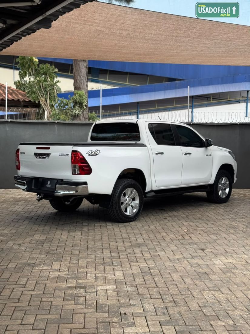 Toyota Hilux SR CD 2.8 4X4 TDI Automático Diesel 2017/2017 — foto 6 de 19