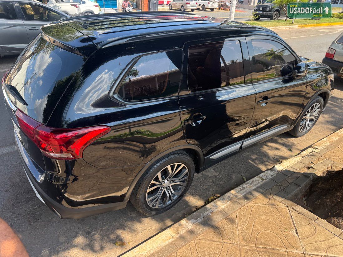 Mitsubishi Outlander 2.0 Automático 2015/2016 — foto 11 de 23