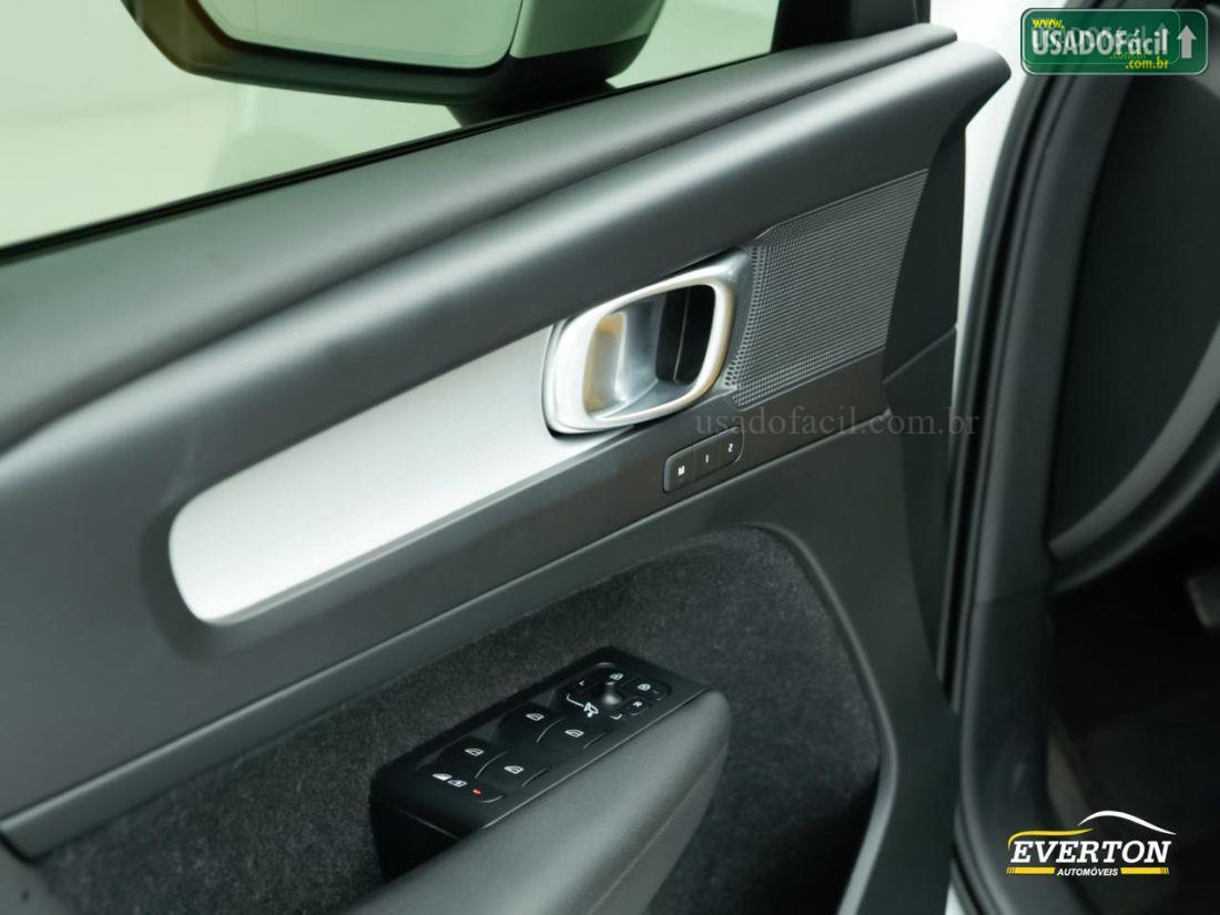 VOLVO Volvo XC 40 T-5 Momentum 2.0 252cv AWD 2019/2020 — foto 10 de 23