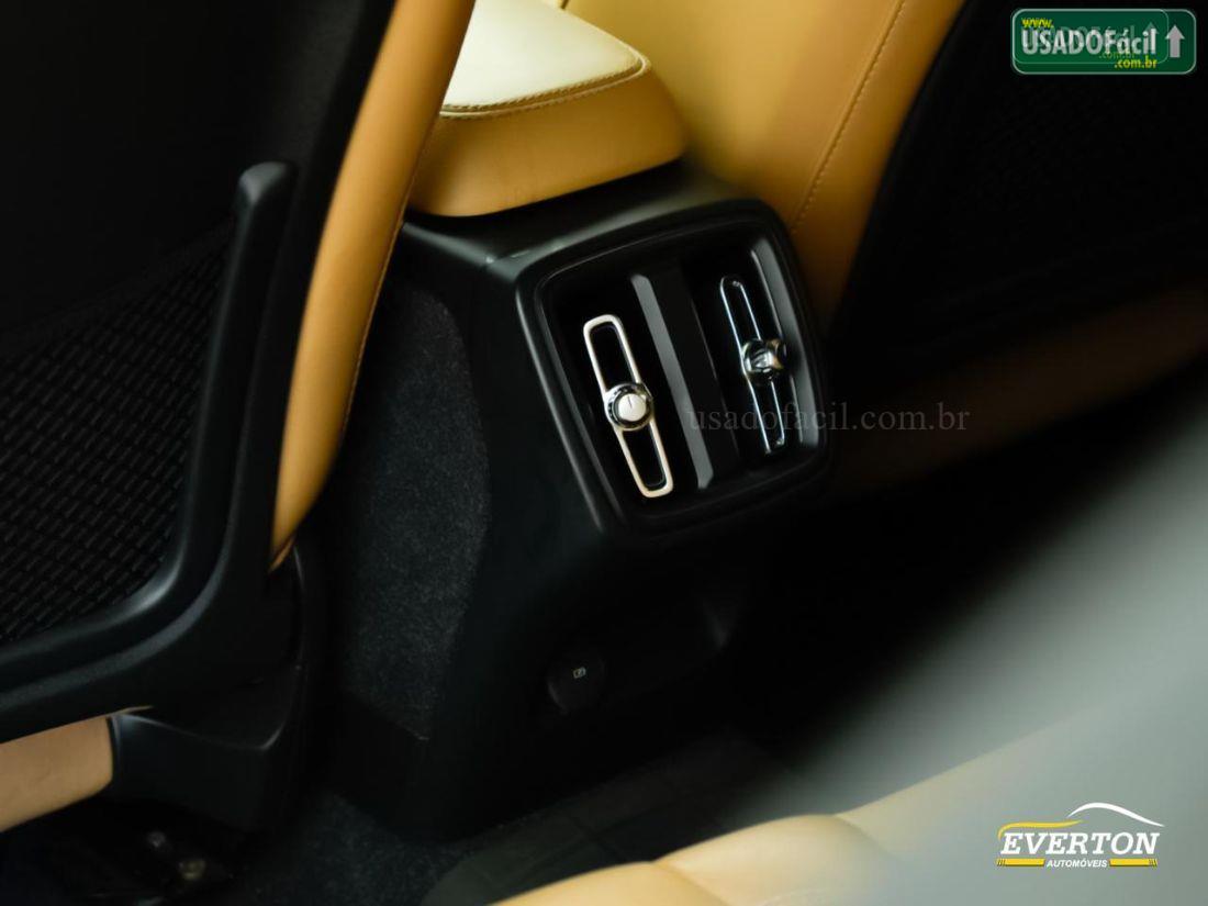 VOLVO Volvo XC 40 T-5 Momentum 2.0 252cv AWD 2019/2020 — foto 21 de 23