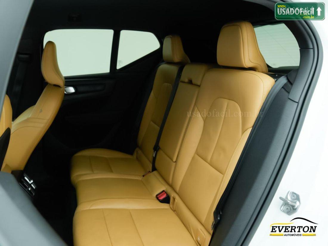 VOLVO Volvo XC 40 T-5 Momentum 2.0 252cv AWD 2019/2020 — foto 22 de 23