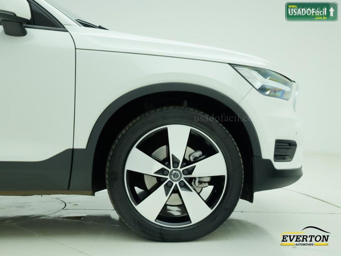 VOLVO Volvo XC 40 T-5 Momentum 2.0 252cv AWD 2019/2020 — foto 9 de 23