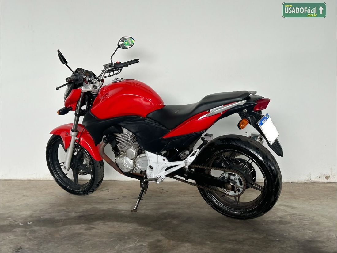 Honda CB 300R 2011/2012 — foto 2 de 4