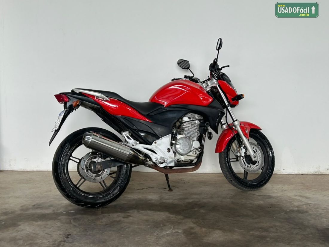 Honda CB 300R 2011/2012 — foto 3 de 4