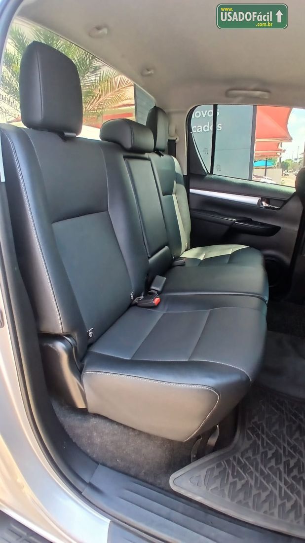 Toyota Hilux SRX CD 2.8 4x4 TDI Automático Diesel 2025/2025 — foto 13 de 18