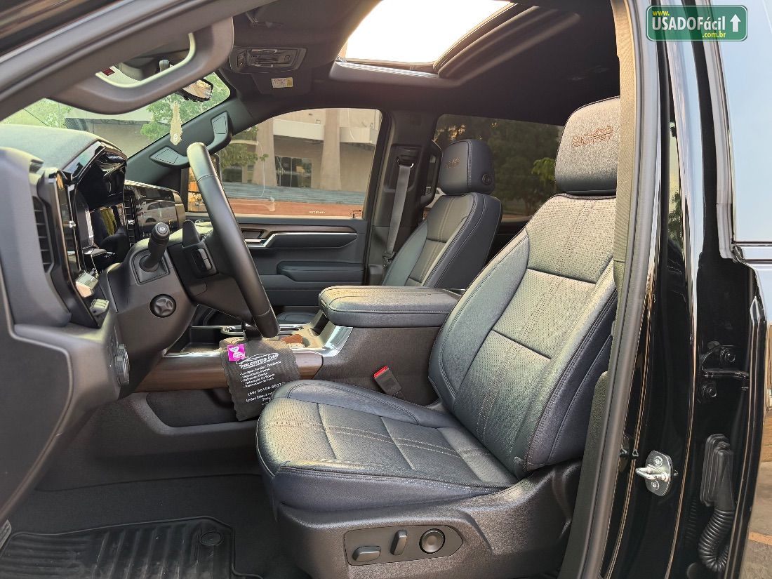 CHEVROLET/GM Silverado High Country 5.3 V8 AWD Automático 2024/2024 — foto 9 de 19