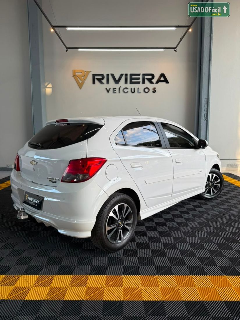 CHEVROLET/GM Onix Hatch LTZ 1.4 Mecânico Flex 2016/2016 — foto 6 de 11