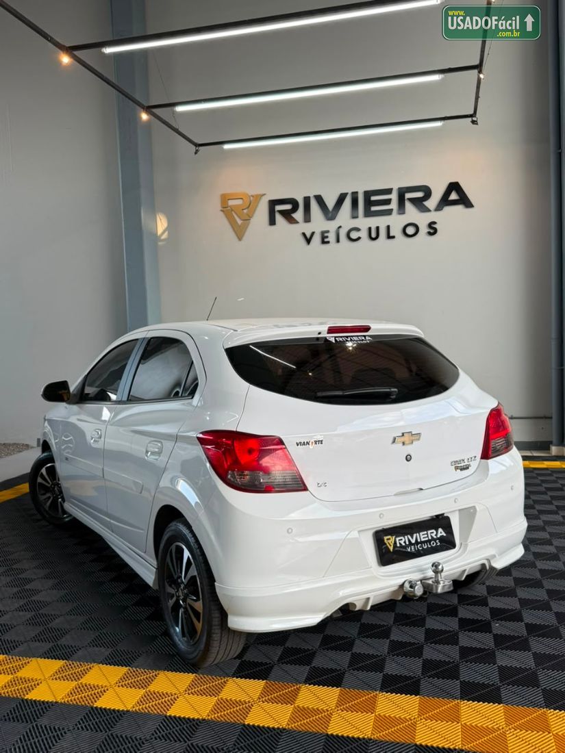 CHEVROLET/GM Onix Hatch LTZ 1.4 Mecânico Flex 2016/2016 — foto 9 de 11