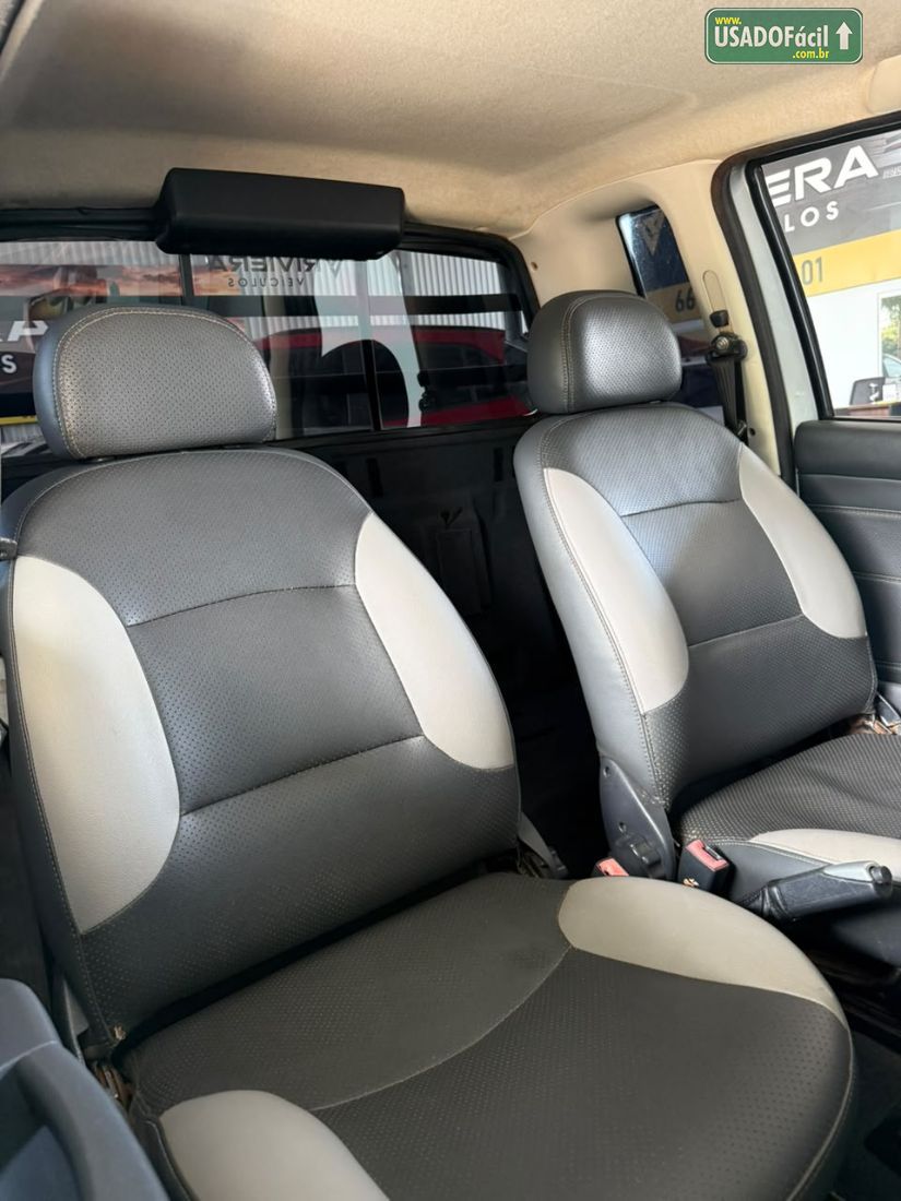 Fiat Strada Adventure Locker CE 1.8 Flex 2010/2010 — foto 2 de 9