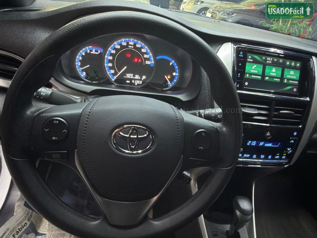 TOYOTA Yaris Hatch XL Plus Connect 1.5 Automático Flex 2021/2022 — foto 7 de 10