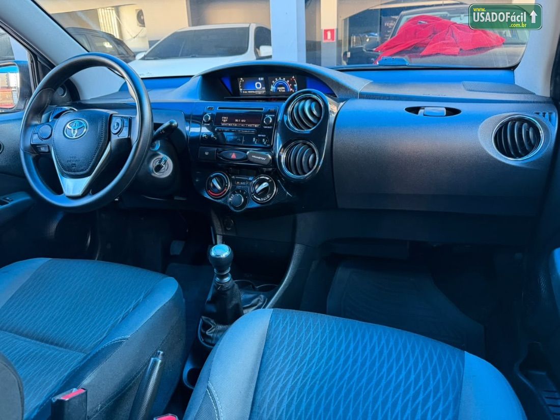 Toyota Etios Sedan XS 1.5 Mecânico Flex 2017/2018 — foto 6 de 9
