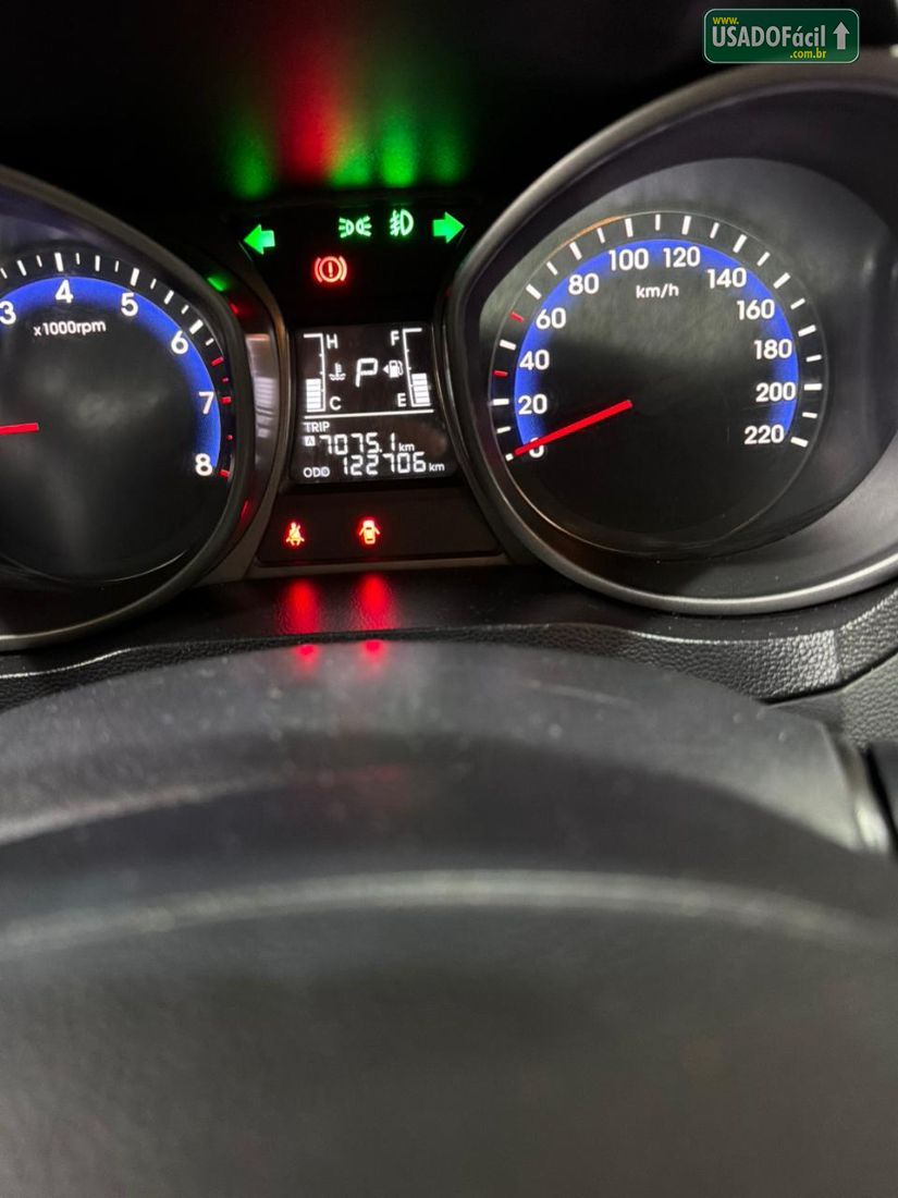 Hyundai HB20 Hatch Premium 1.6 Automático Flex 2015/2015 — foto 14 de 15