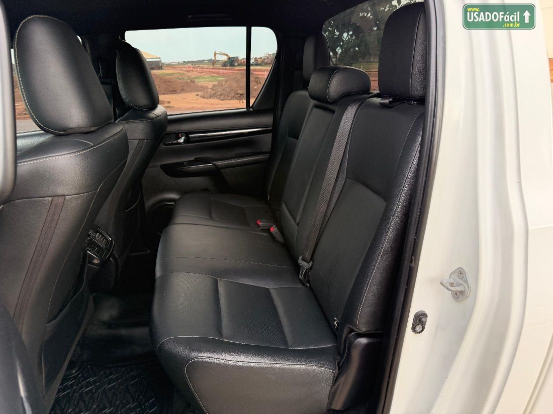 Toyota Hilux SRX CD 2.8 4x4 TDI Automático Diesel 2018/2019 — foto 10 de 15