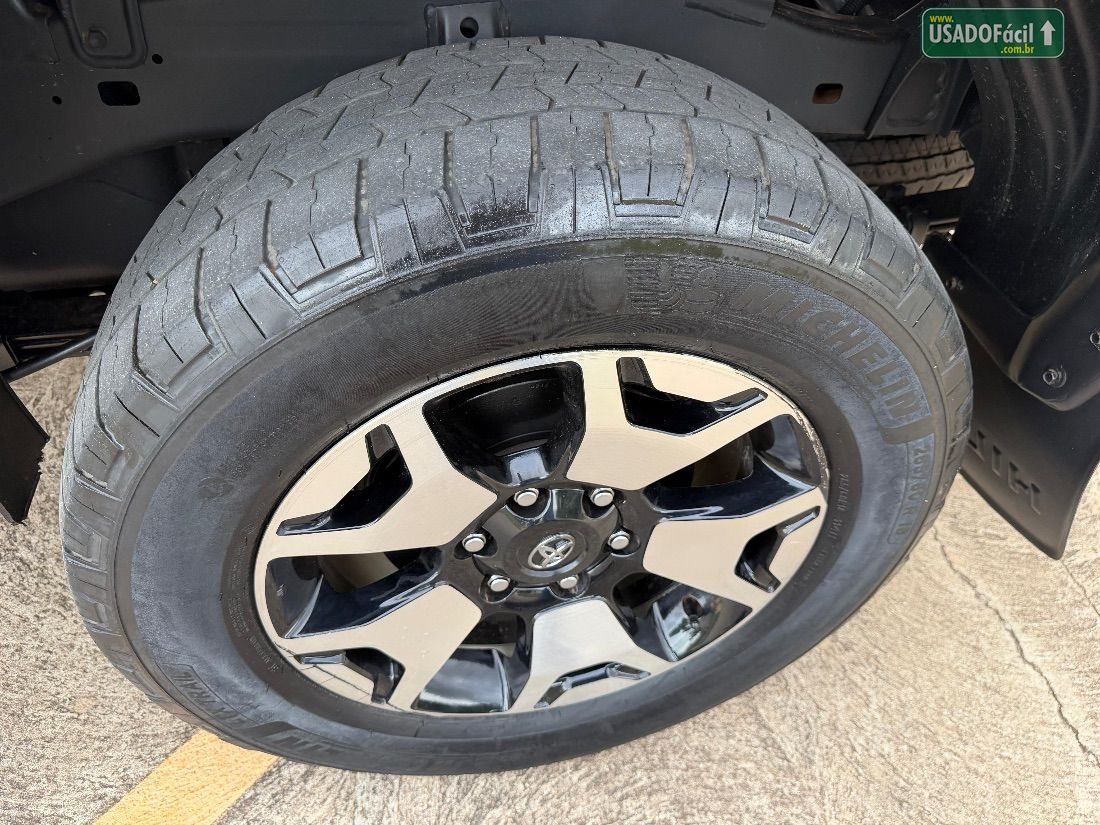Toyota Hilux SRX CD 2.8 4x4 TDI Automático Diesel 2018/2019 — foto 13 de 15