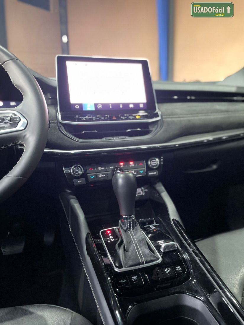 Jeep Commander Overland TD380 2.0 4x4 Automático Diesel 2024/2024 — foto 10 de 12