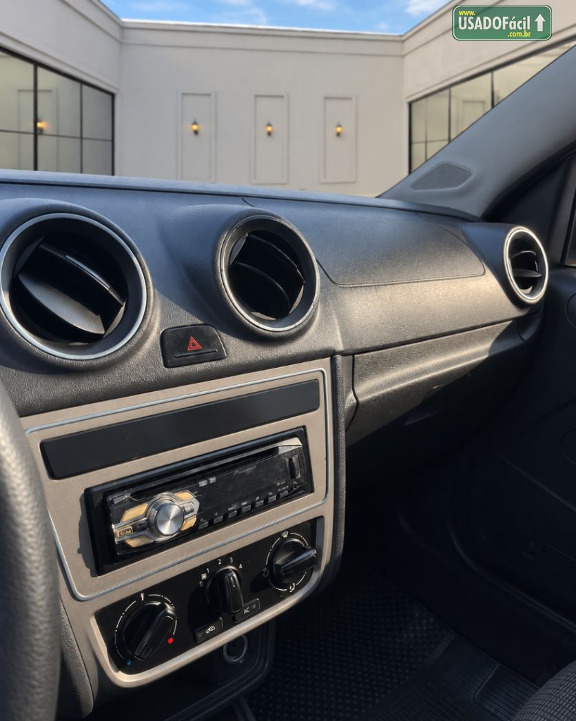Volkswagen Saveiro CS 1.6 Mi Total Flex 2013/2014 — foto 8 de 8