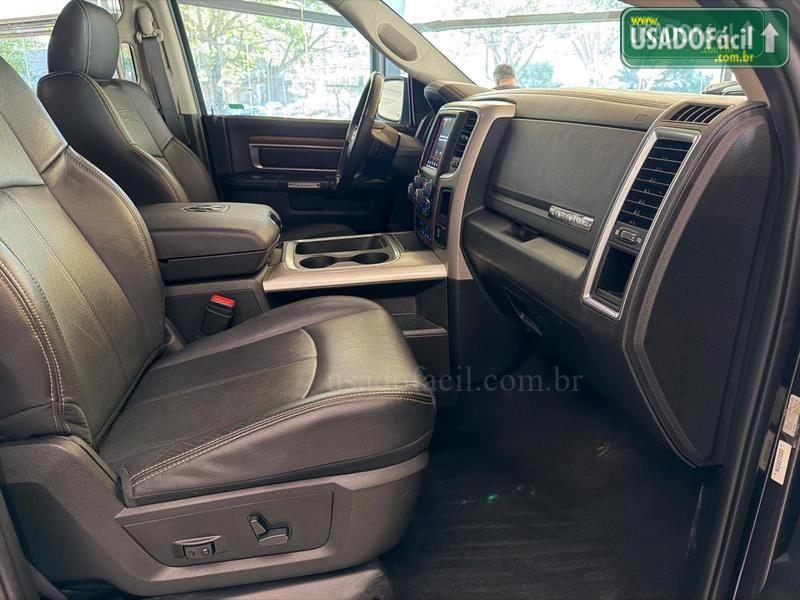 RAM Ram Classic Laramie Night Edition 5.7 4X4 Automático 2022/2022 — foto 11 de 12