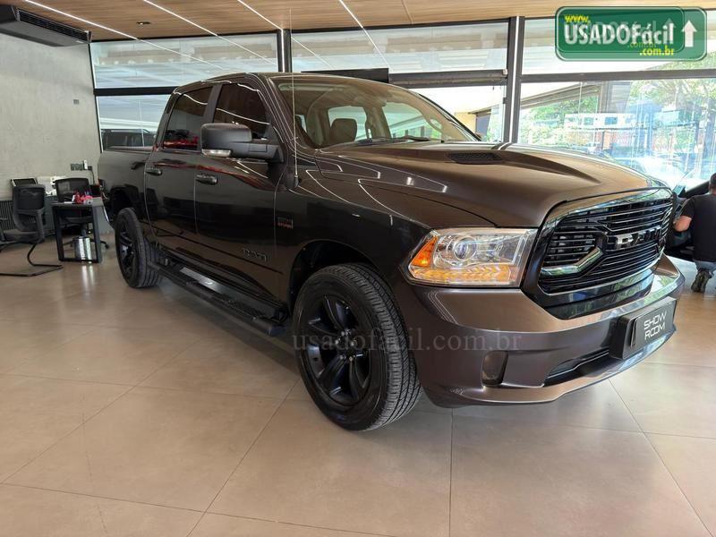 RAM Ram Classic Laramie Night Edition 5.7 4X4 Automático 2022/2022 — foto 2 de 12