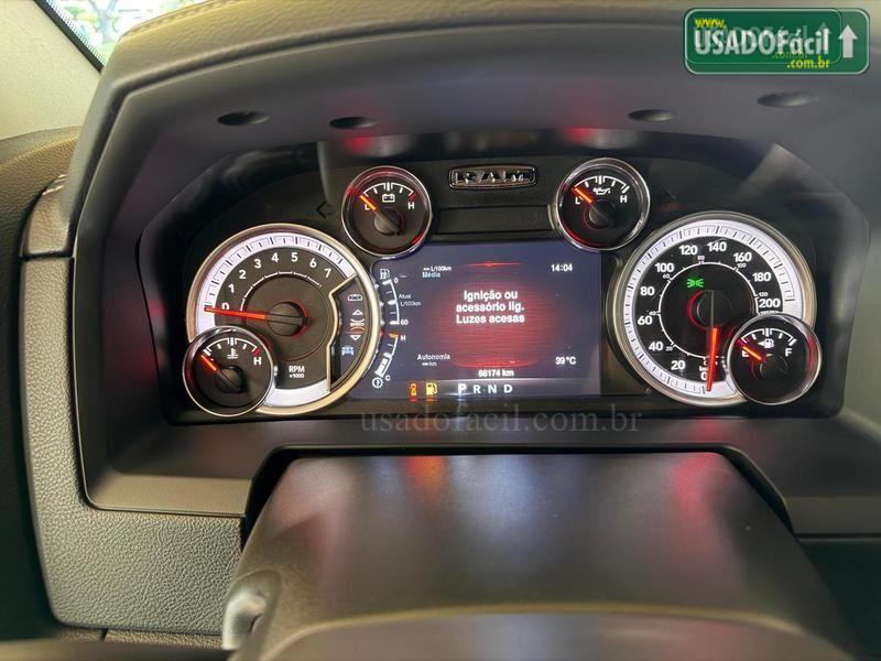 RAM Ram Classic Laramie Night Edition 5.7 4X4 Automático 2022/2022 — foto 7 de 12
