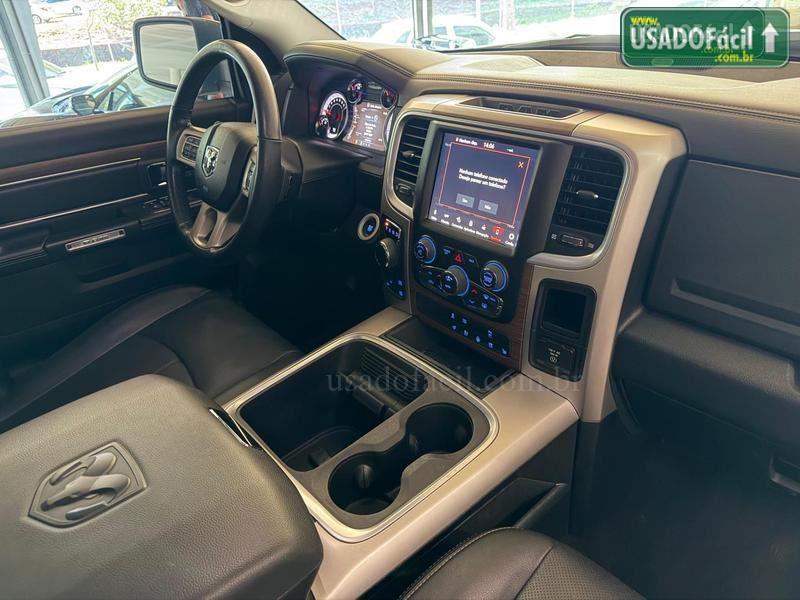 RAM Ram Classic Laramie Night Edition 5.7 4X4 Automático 2022/2022 — foto 8 de 12