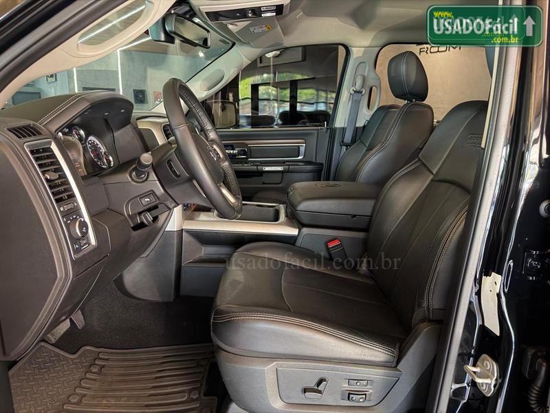 RAM Ram Classic Laramie Night Edition 5.7 4X4 Automático 2022/2022 — foto 10 de 14