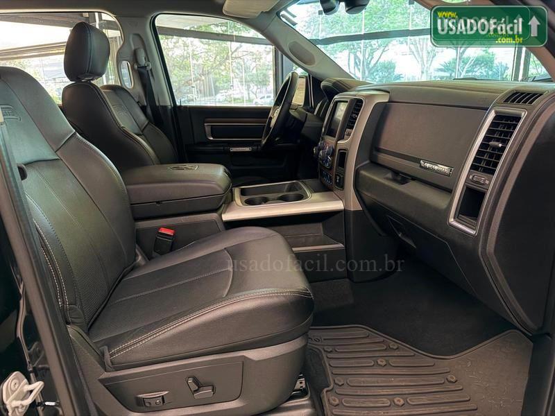 RAM Ram Classic Laramie Night Edition 5.7 4X4 Automático 2022/2022 — foto 11 de 14