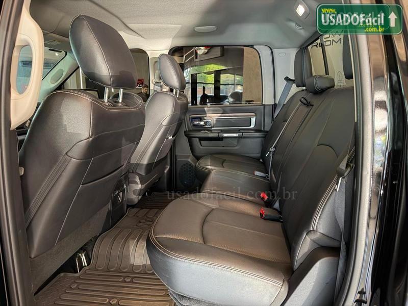 RAM Ram Classic Laramie Night Edition 5.7 4X4 Automático 2022/2022 — foto 12 de 14