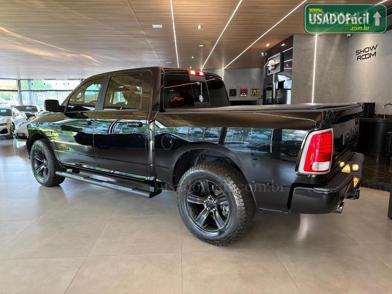 RAM Ram Classic Laramie Night Edition 5.7 4X4 Automático 2022/2022 — foto 3 de 14