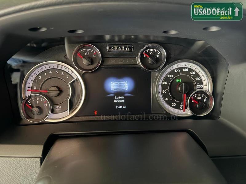 RAM Ram Classic Laramie Night Edition 5.7 4X4 Automático 2022/2022 — foto 7 de 14