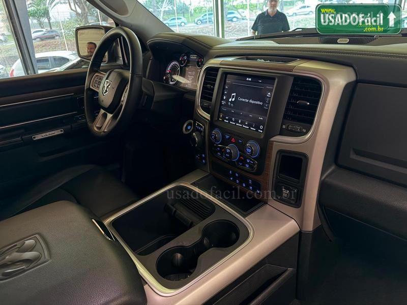 RAM Ram Classic Laramie Night Edition 5.7 4X4 Automático 2022/2022 — foto 9 de 14