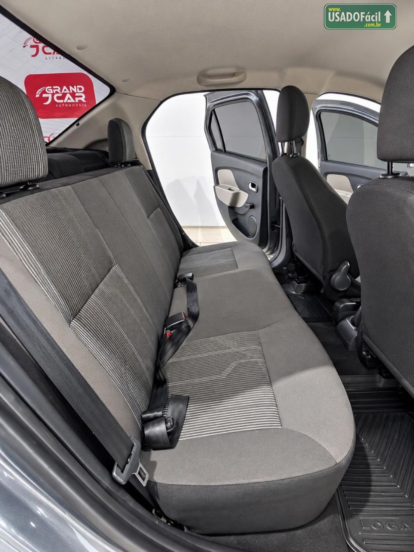 Renault Logan Expression 1.0 Hi-Flex 2015/2016 — foto 7 de 8
