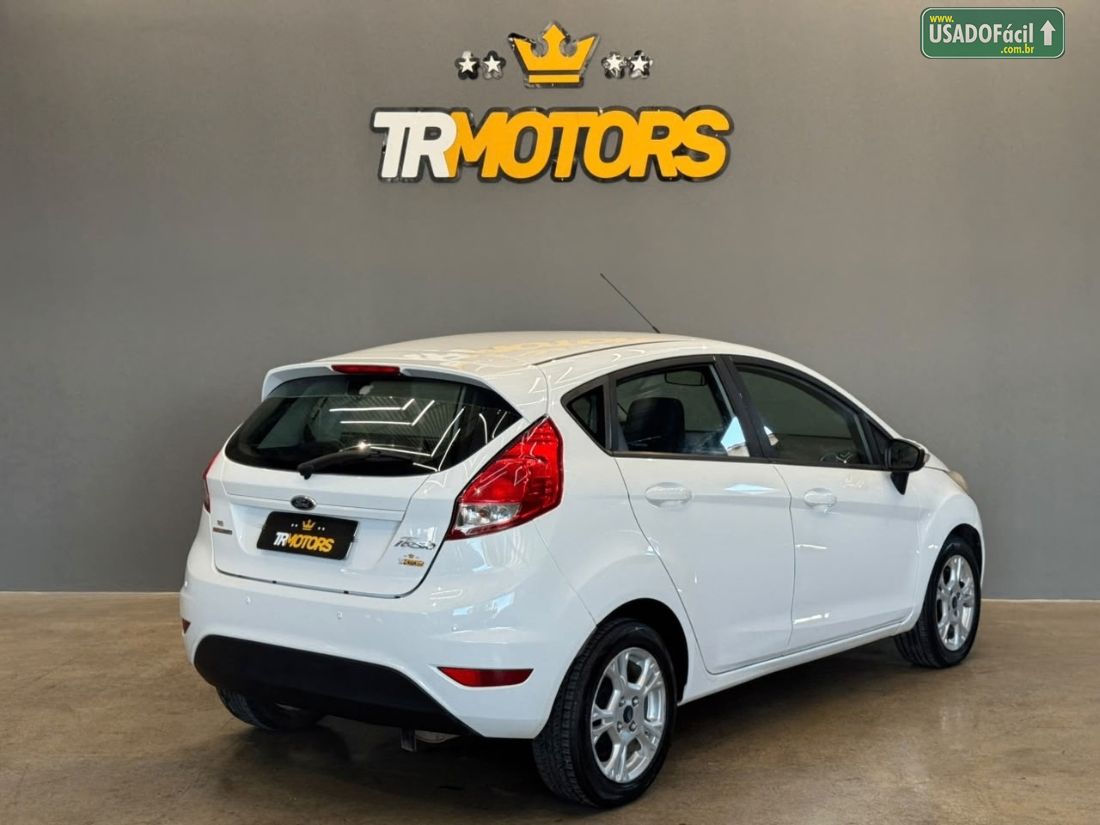 Ford Fiesta Hatch 1.6 Automático 5P Flex 2015/2015 — foto 2 de 8