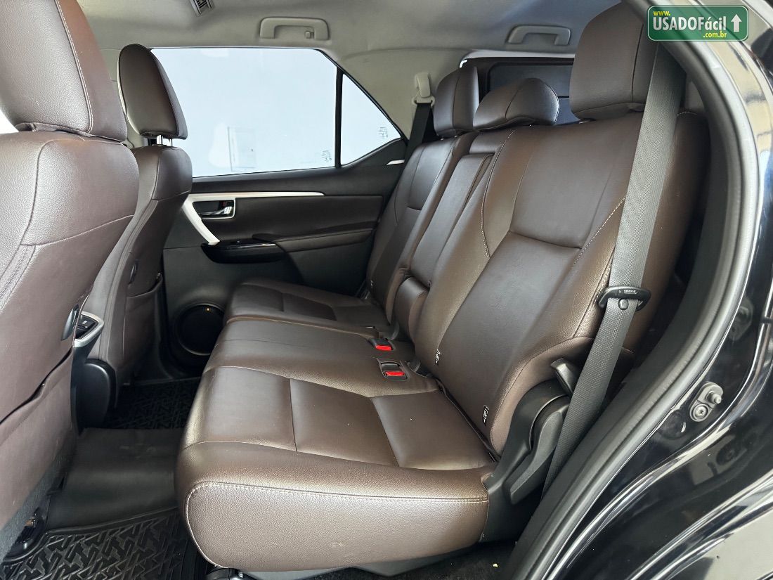 Toyota Hilux SW4 SRV 4x2 2.7 Automático Flex 2019/2020 — foto 10 de 14