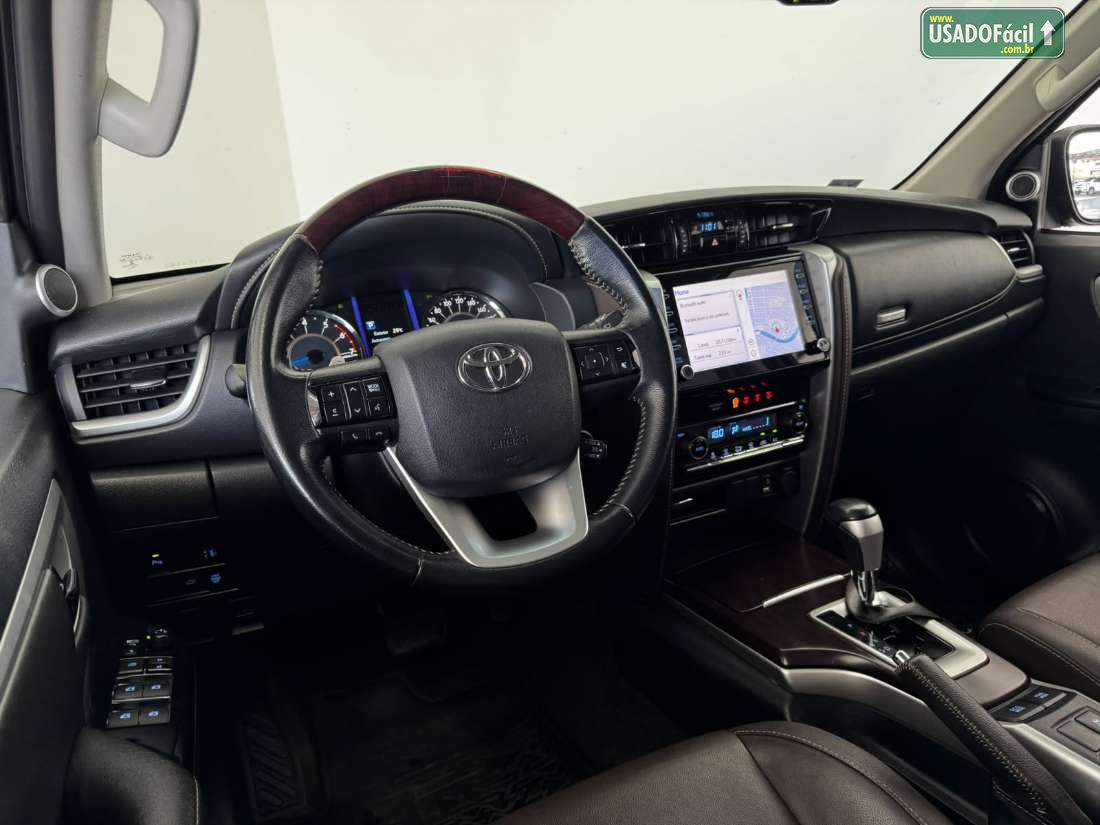 Toyota Hilux SW4 SRV 4x2 2.7 Automático Flex 2019/2020 — foto 8 de 13