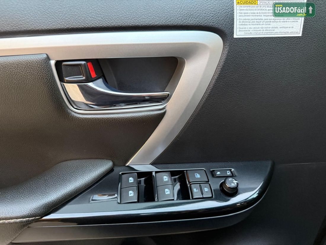 Toyota Hilux SW4 SRX 2.8 4x4 TDI Automático Diesel 2019/2020 — foto 10 de 15